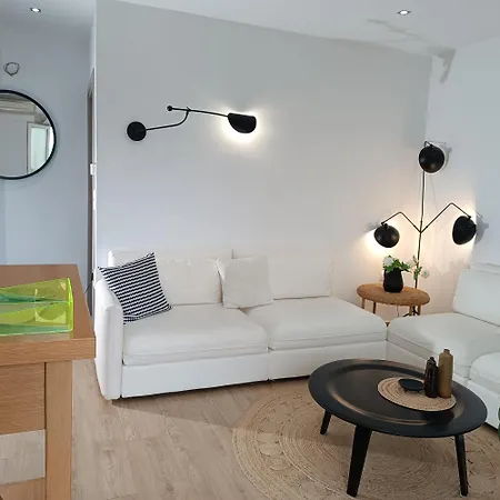 Pilea Luxury 2 Apartment